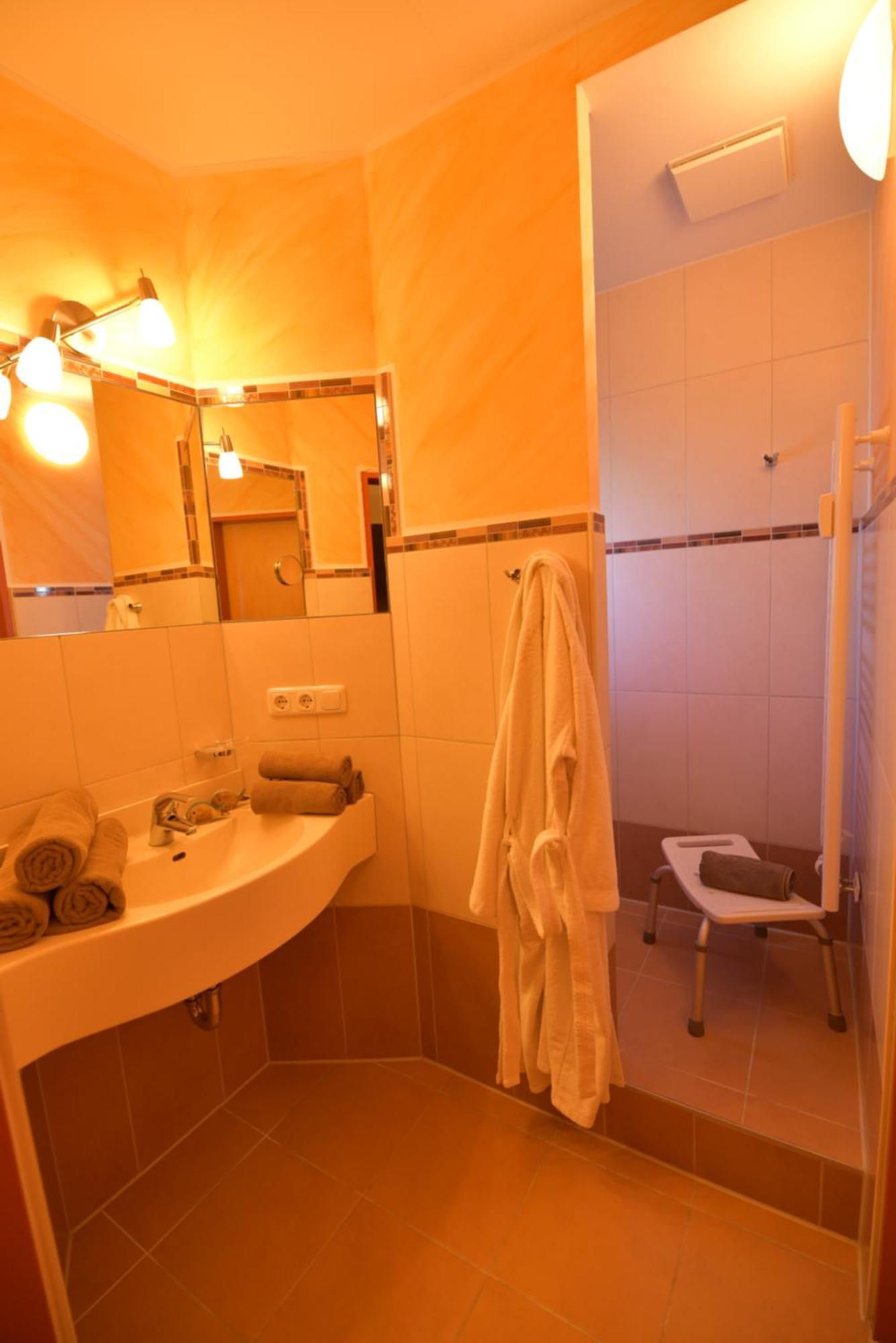 Erlkoenig Gaesteappartements Bad Fussing Bilik gambar